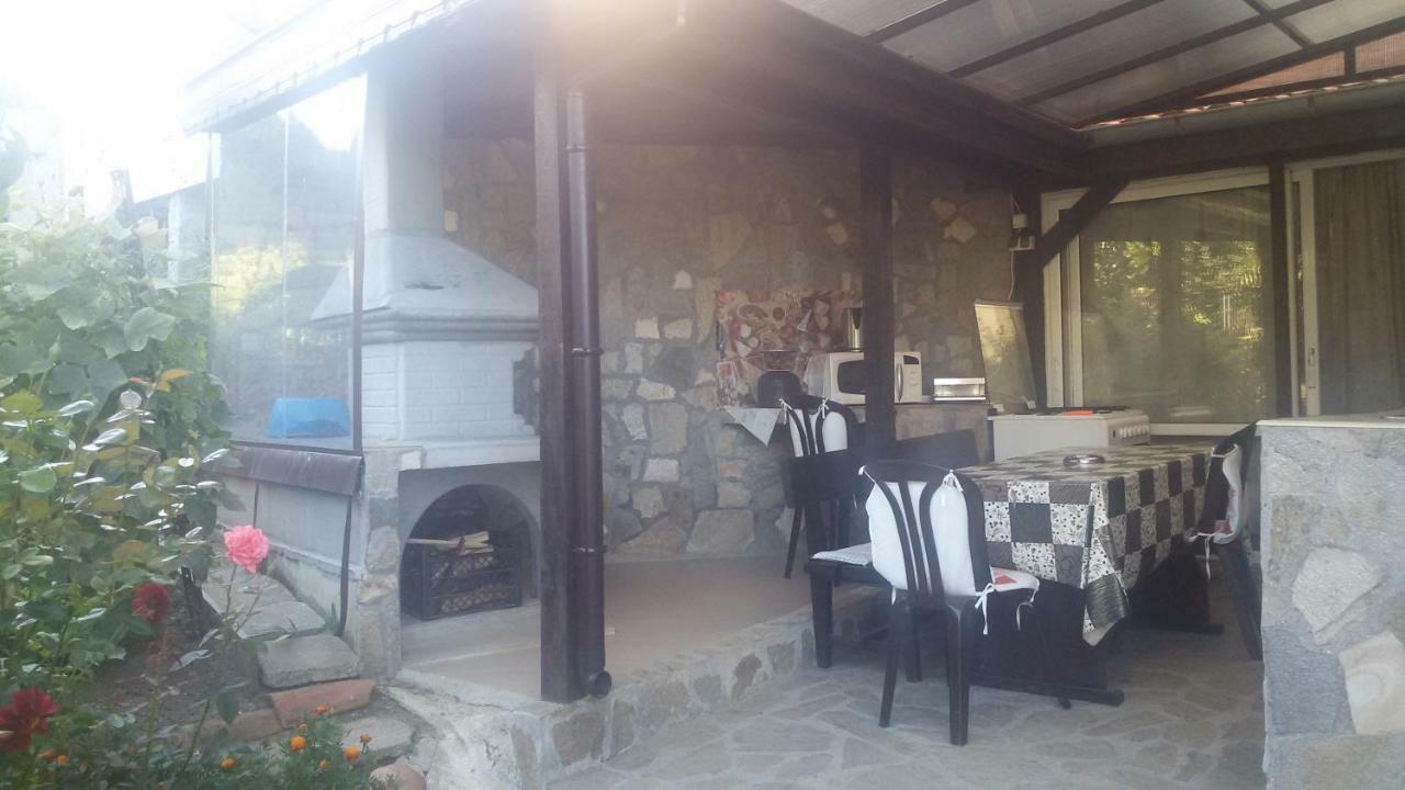 Faina Guest House Rezovo Eksteriør bilde